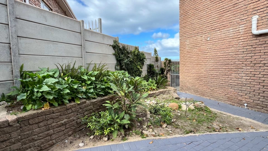 4 Bedroom Property for Sale in Dana Bay Western Cape